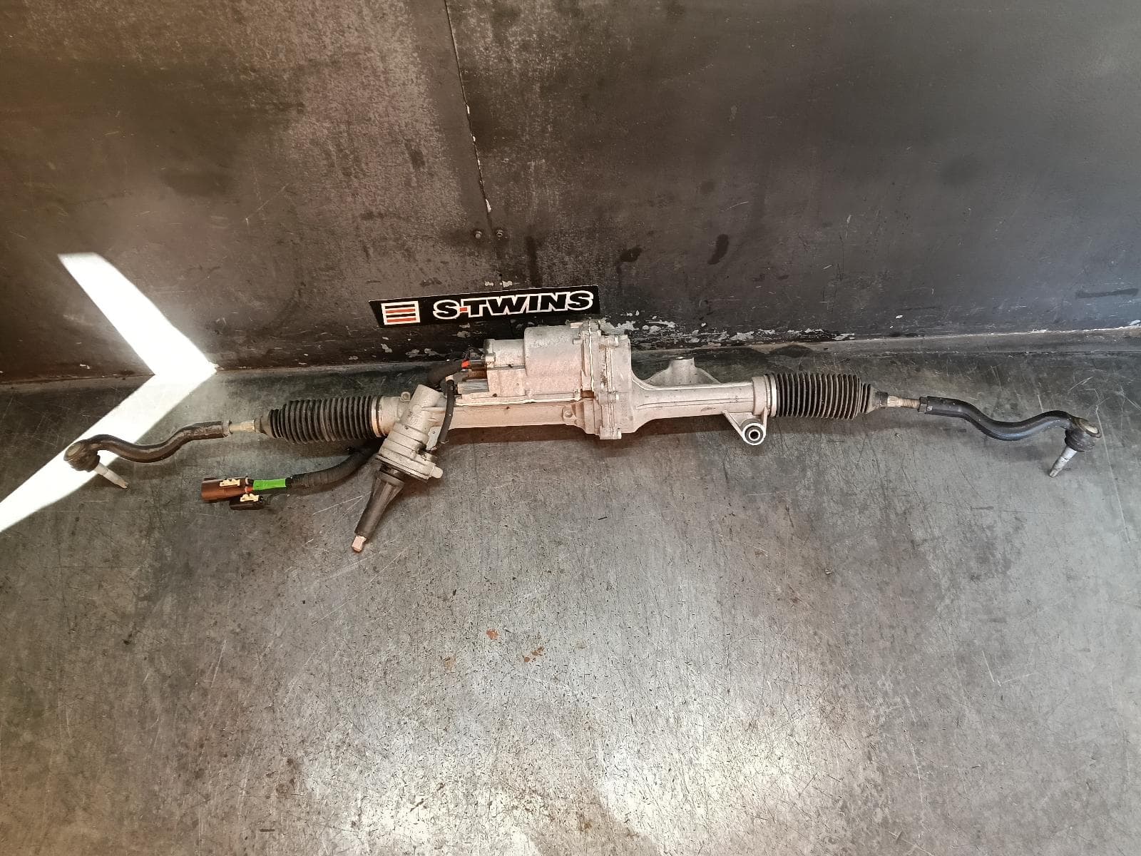 Used auto part listing image: 2017 JEEP GRANDCHEROKEE STEERING BOX RACK STEERING RACK, WK, NON SRT/TRACKHAWK, 09/16-02/22 0000407257