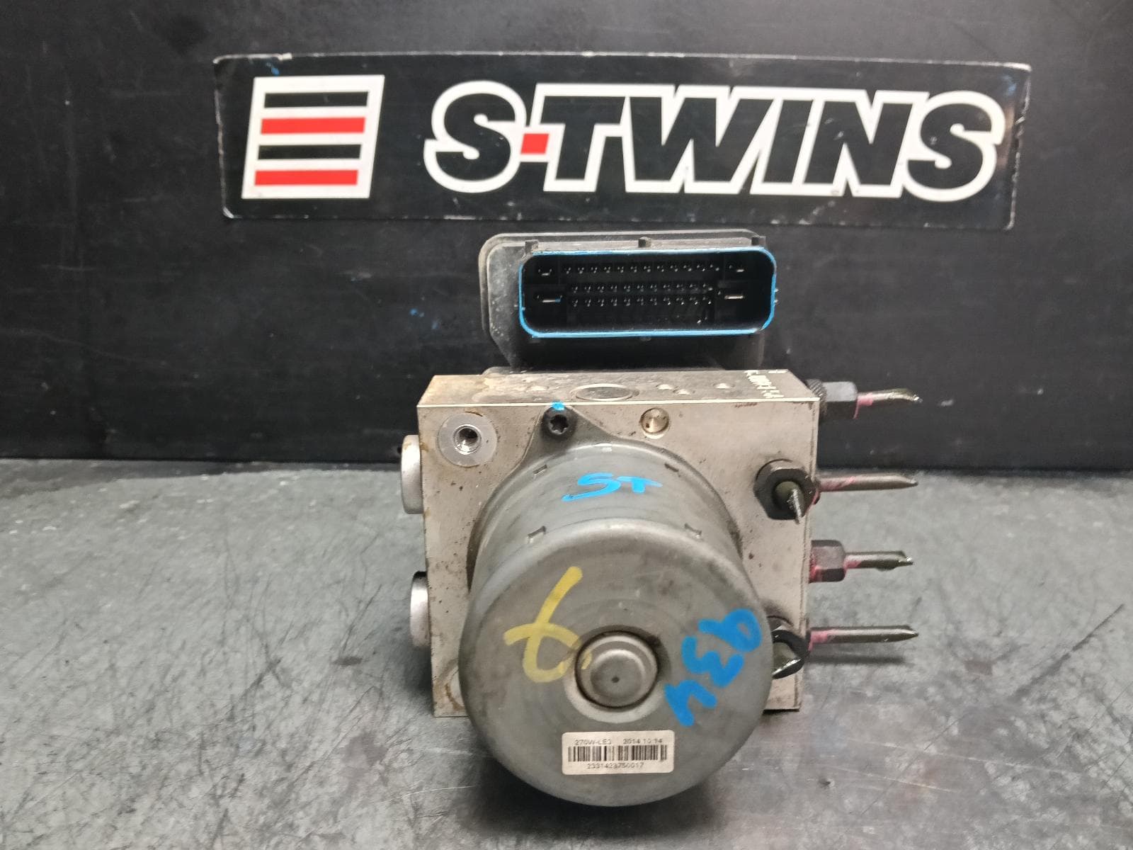 Used auto part listing image: 2015 HYUNDAI SANTA FE ABS PUMP MODULATOR DM, 06/12-02/18 0000407855