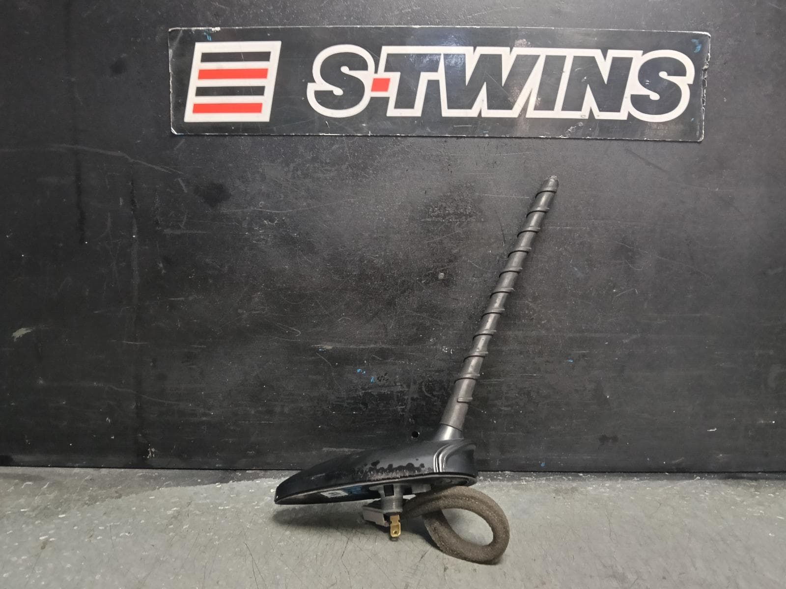Used auto part listing image: 2015 HYUNDAI SANTA FE ANTENNA W/NAVI TYPE, DM, 11/12-02/18 0000407861