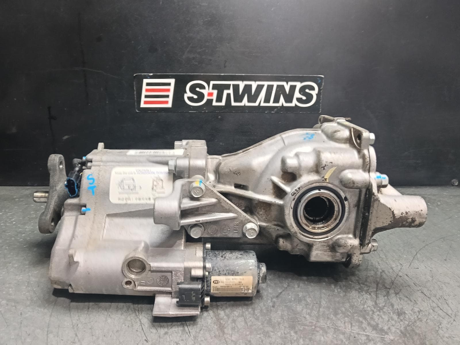 Used auto part listing image: 2015 HYUNDAI SANTA FE DIFFERENTIAL CENTRE 2.2, DIESEL, AUTO T/M, 3.195 RATIO, DM, 06/12-05/15 0000407862