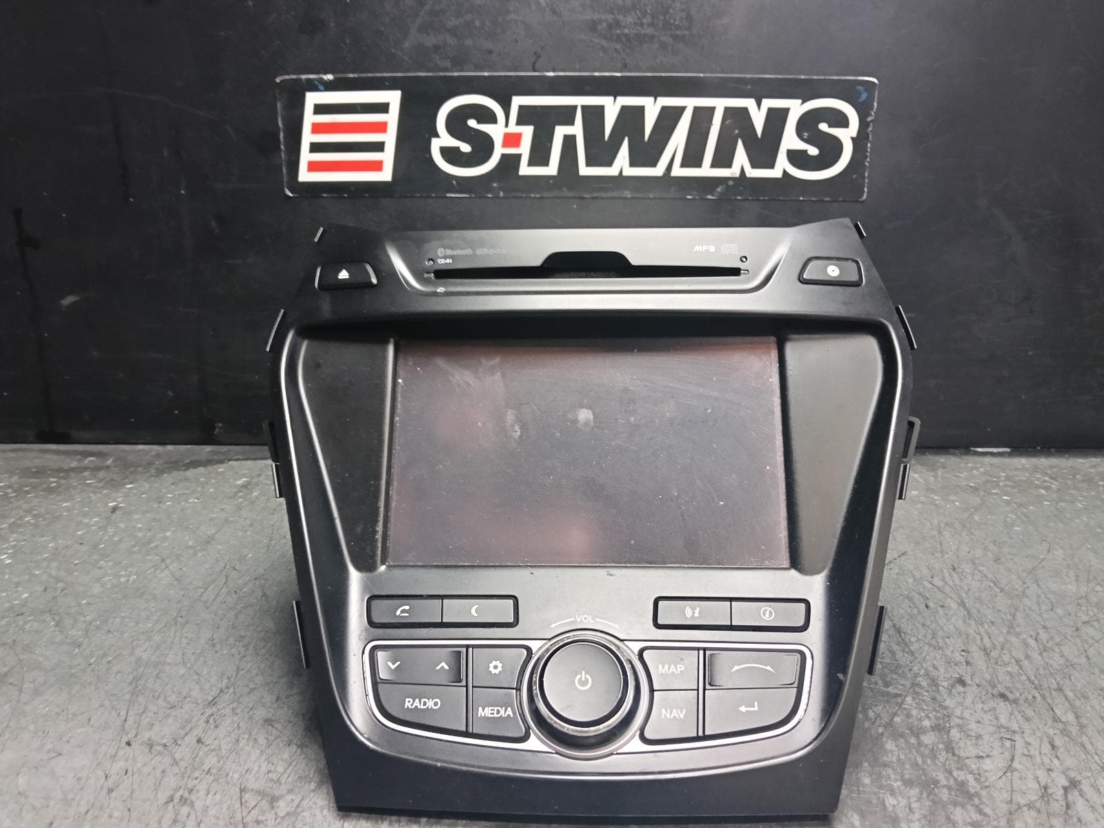 Used auto part listing image: 2015 HYUNDAI SANTA FE DISPLAY & CONTROL UNIT, SAT NAV TYPE, DM, 06/12-05/15 0000407864