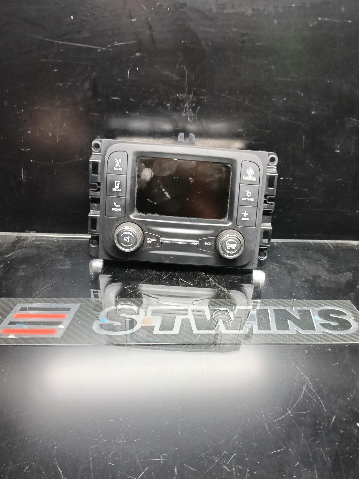 Used auto part listing image: 2019 RAM 1500 HEAD UNIT, W/ DISPLAY UNIT, 5IN TOUCHSCREEN, DS, 11/17-12/23 0000406765