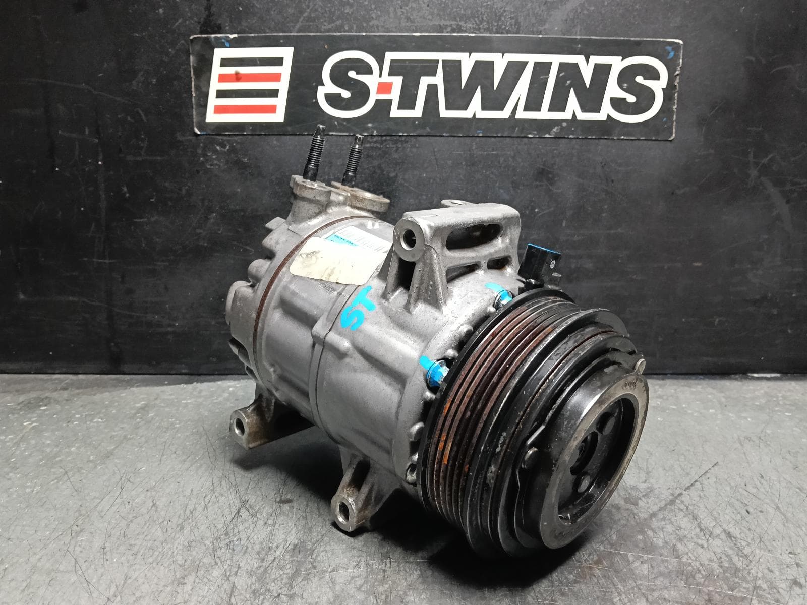 Used auto part listing image: 2022 JEEP WRANGLER A C COMPRESSOR JL, 3.6, PETROL, 08/18- 0000406843