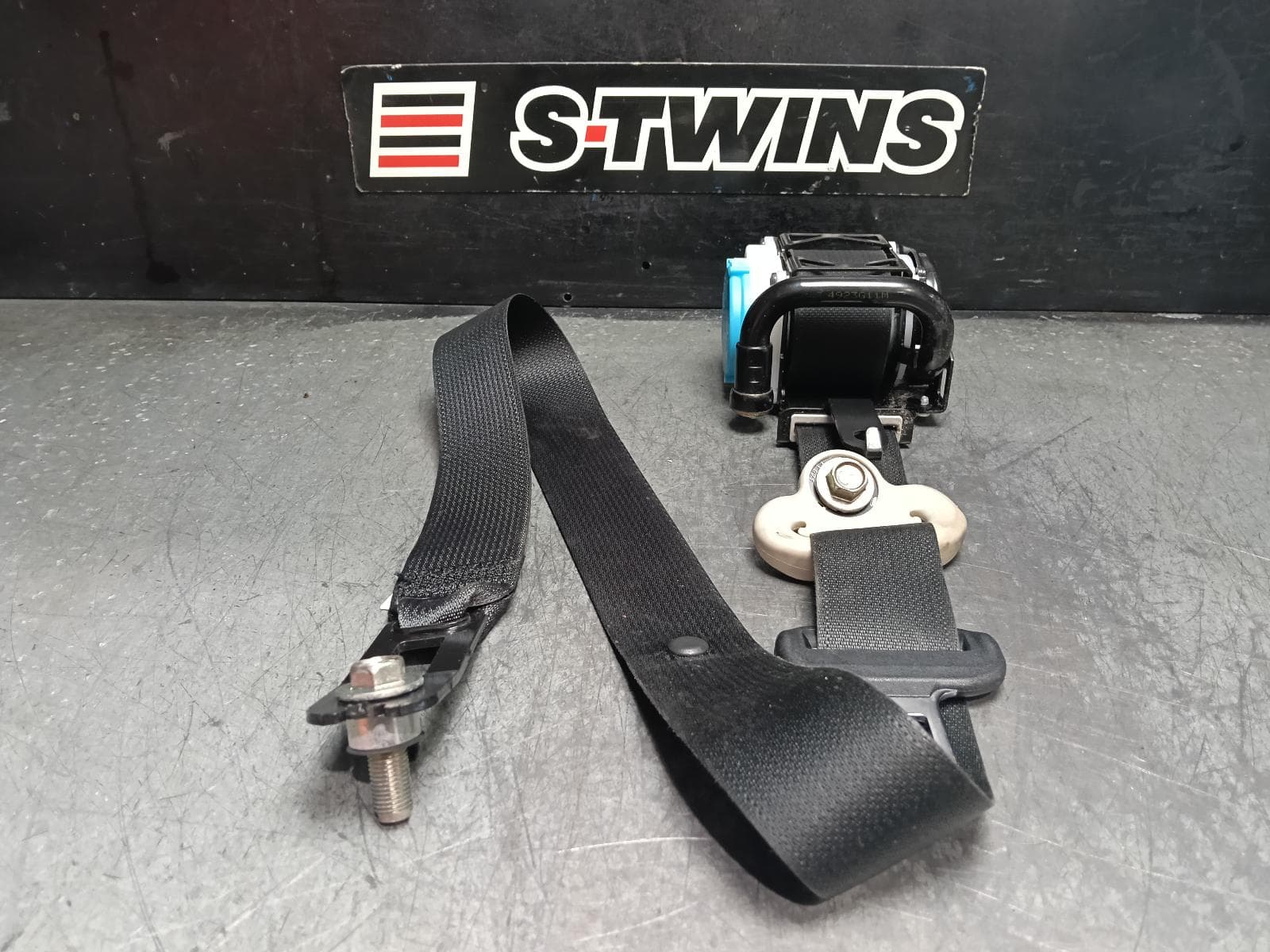 Used auto part listing image: 2015 MAZDA 3 SEAT BELT STALK RH FRONT, SEAT BELT ONLY, BM, SEDAN/HATCH, 11/13-05/16 0000412544