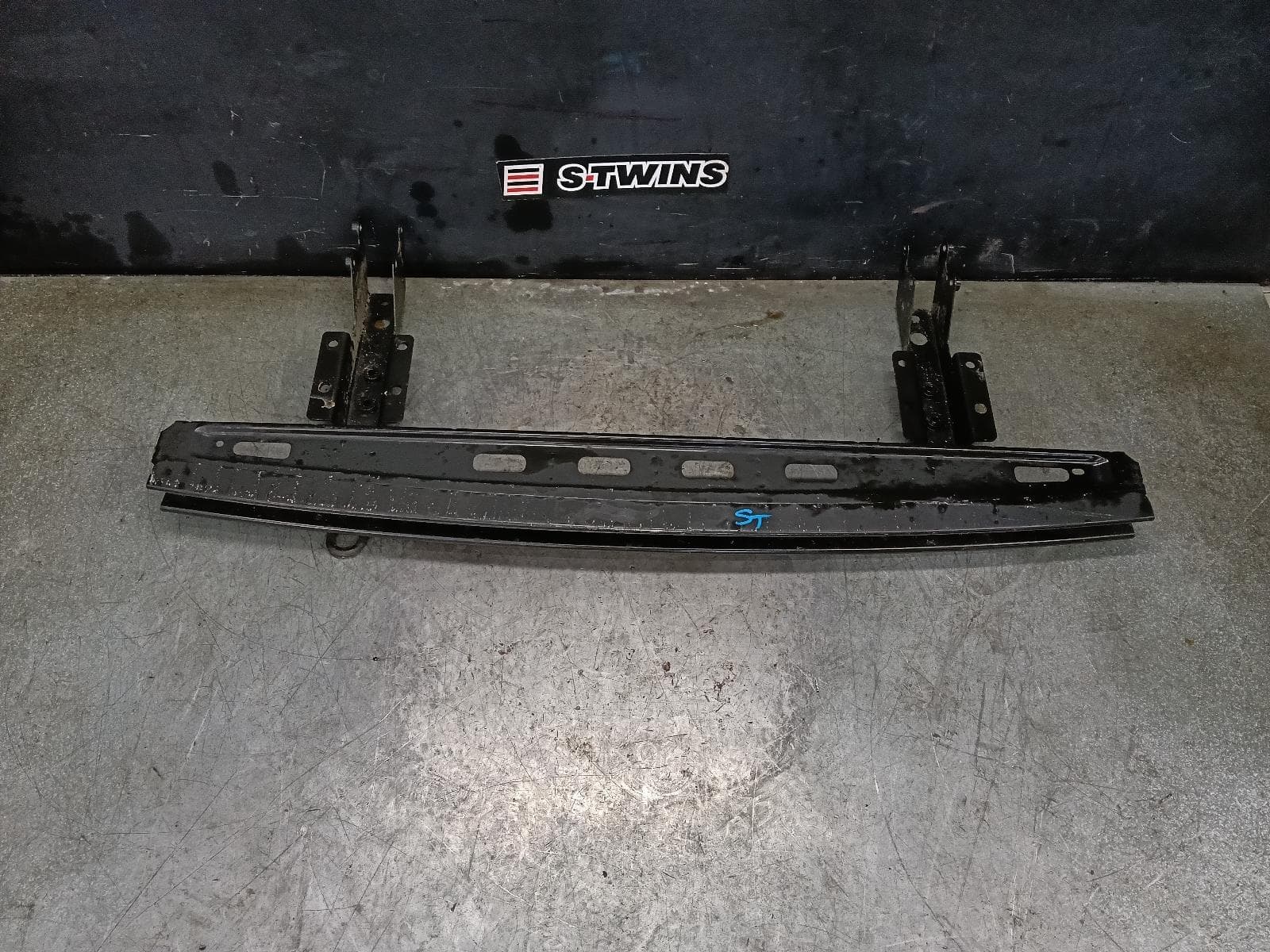 Used auto part listing image: 2024 FORD TRANSIT R BAR BRACKET REINFO MAIN REINFORCEMENT, VO, 02/14- 0000412507