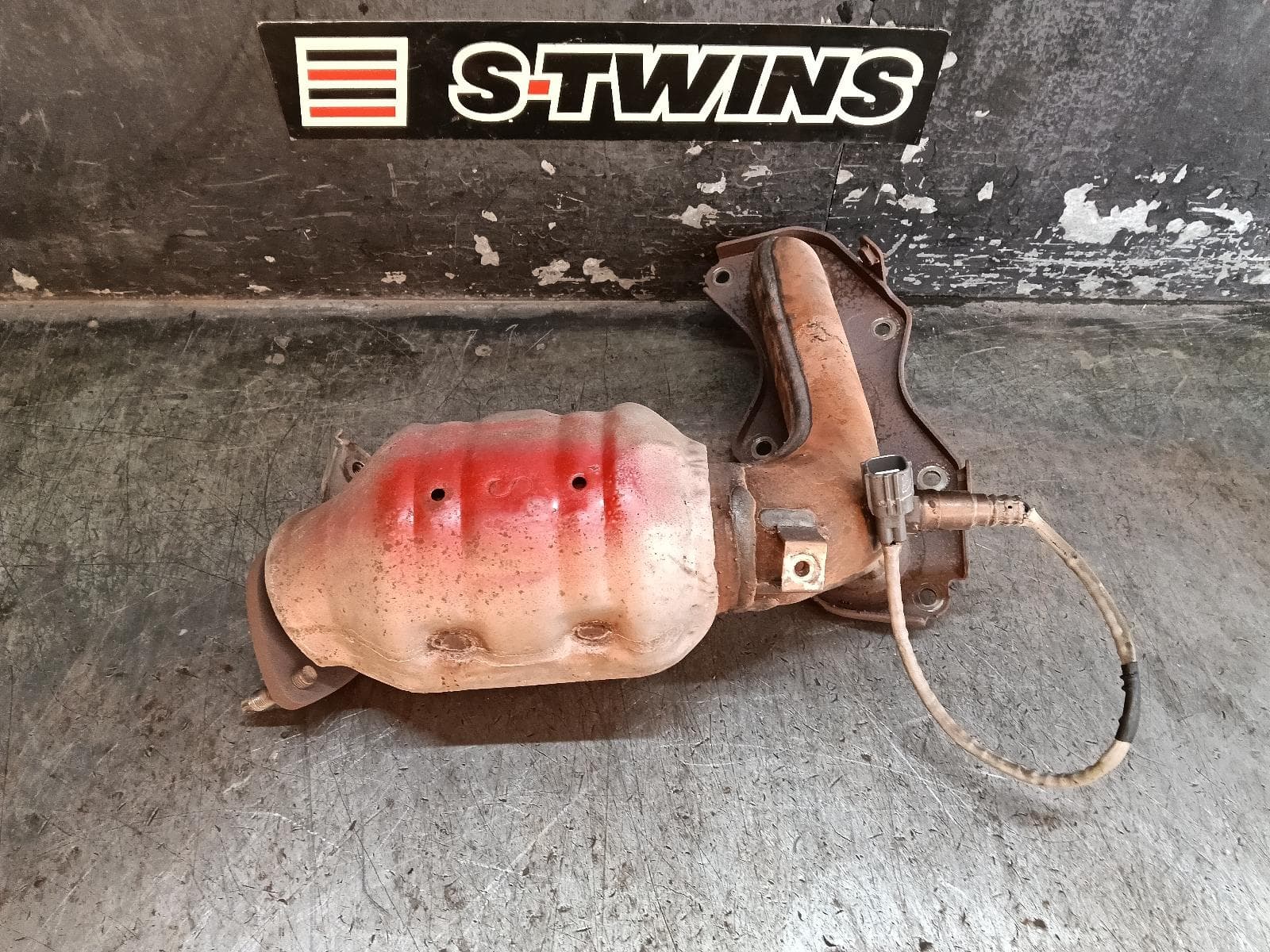 Used auto part listing image: 2012 TOYOTA KLUGER CATALYTIC CONVERTER MANIFOLD-CAT TYPE, 3.5, PETROL, FRONT, GSU40/GSU45, 07/10-02/14 0000407796