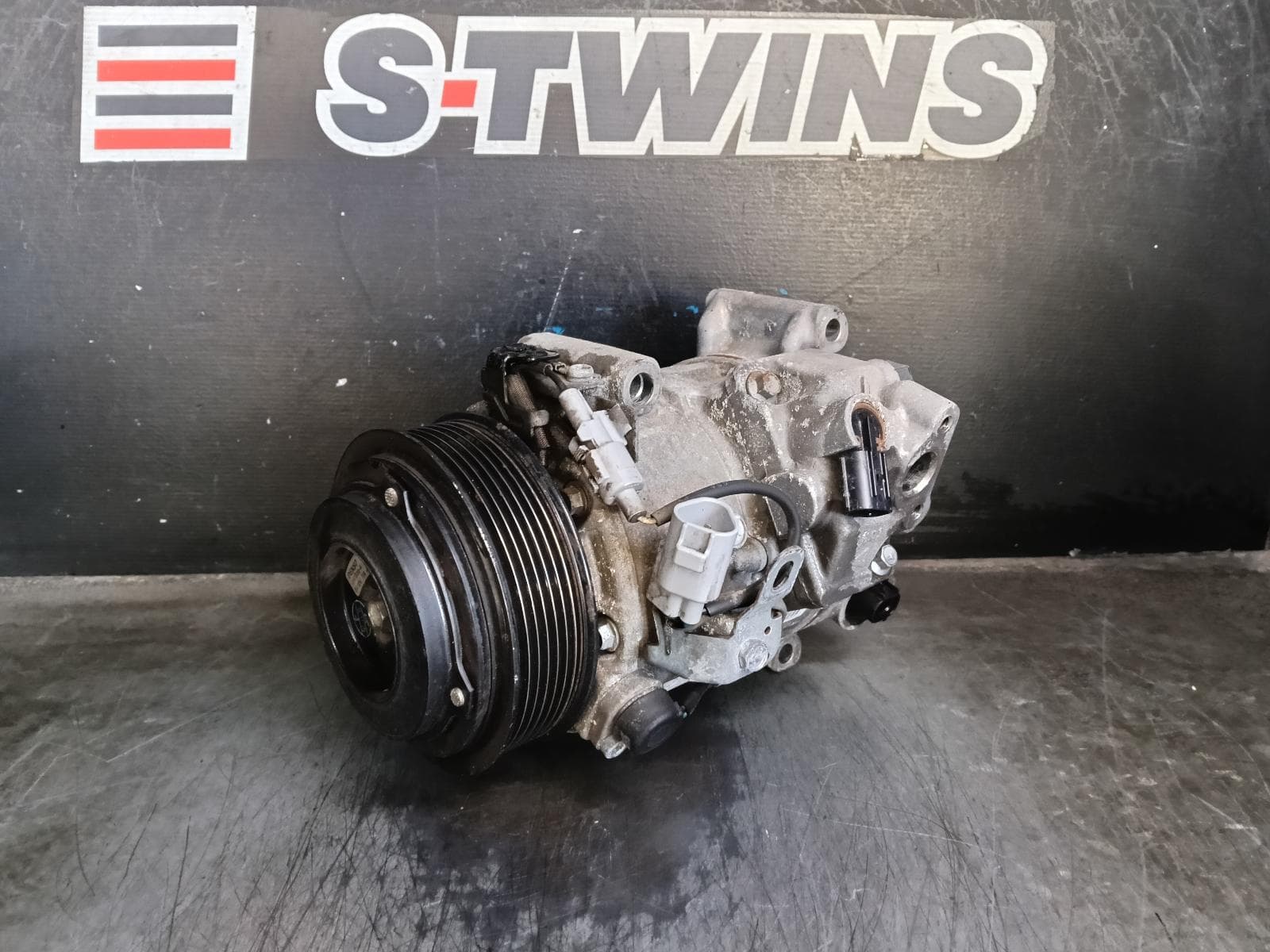 Used auto part listing image: 2012 TOYOTA KLUGER A C COMPRESSOR GSU40-GSU45, 3.5, 2GR-FE, P/N TSB19C, 05/07-02/14 0000407800