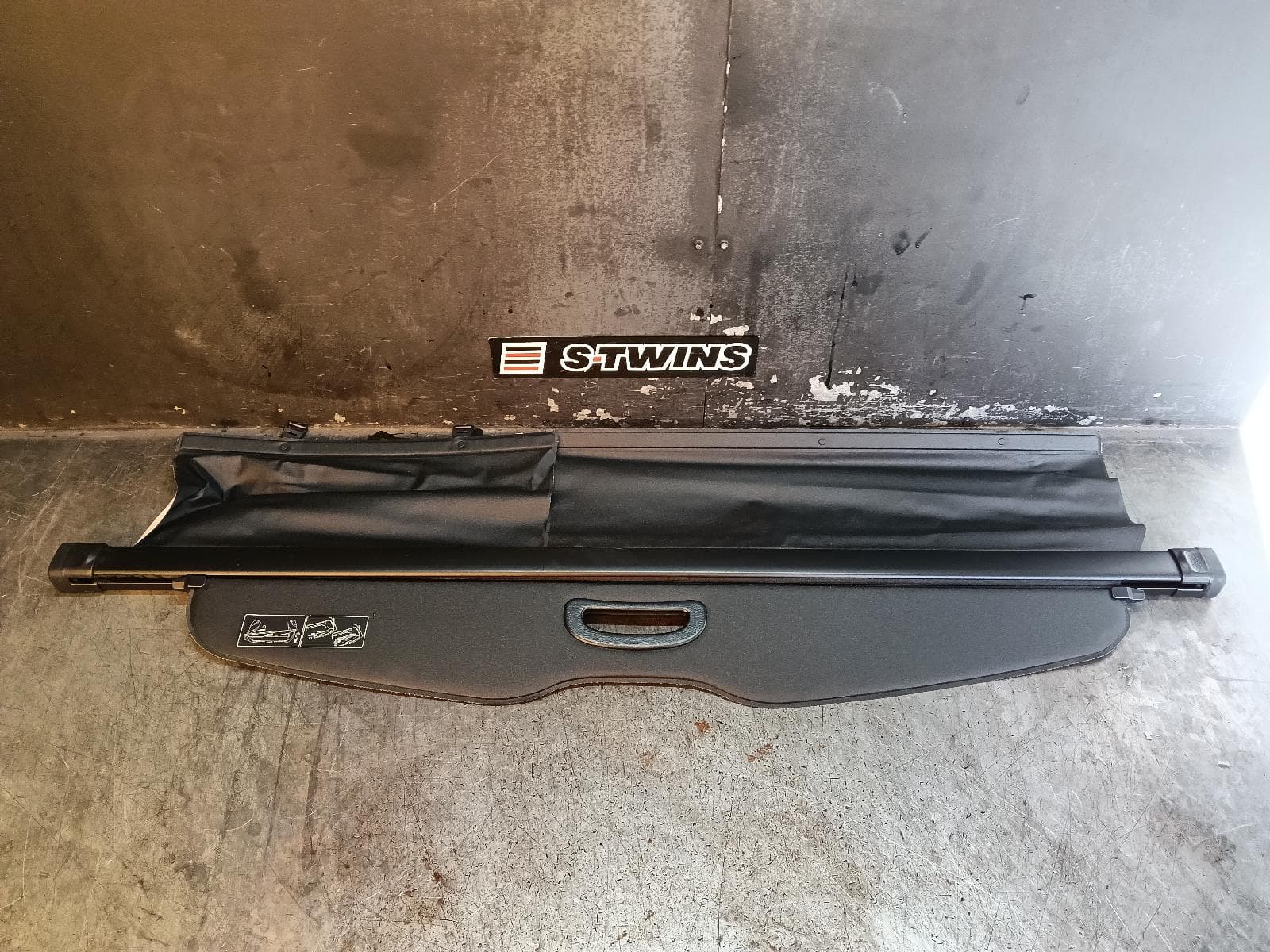 Used auto part listing image: 2012 TOYOTA KLUGER PARCEL SHELF CARGO BLIND CARGO BLIND, GSU40-GSU45, 7 SEATER, 05/07-02/14 0000407825