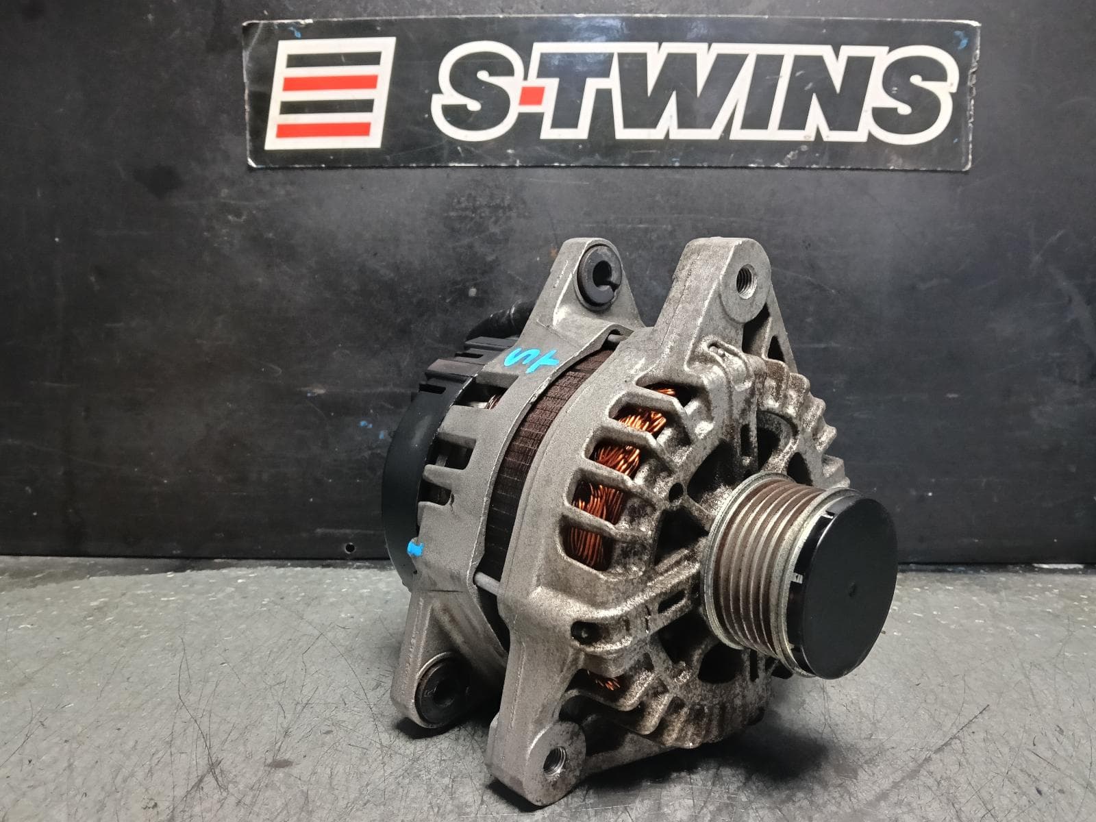 Used auto part listing image: 2014 HYUNDAI SANTA FE ALTERNATOR DIESEL, 2.2, D4HB, TURBO, CM-DM, 11/09-05/15 0000408116
