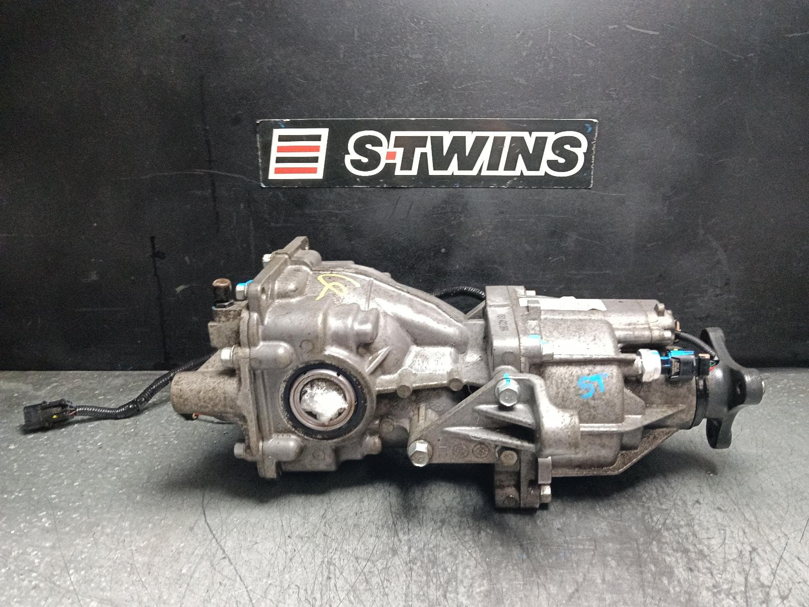 Used auto part listing image: 2014 HYUNDAI SANTA FE DIFFERENTIAL CENTRE 2.2, DIESEL, AUTO T/M, 3.195 RATIO, DM, 06/12-05/15 0000408322