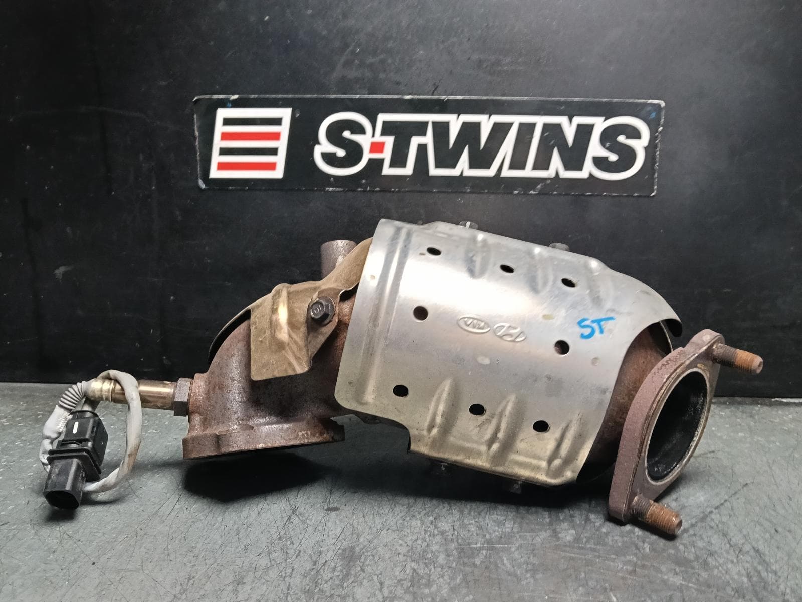 Used auto part listing image: 2017 HYUNDAI TUCSON CATALYTIC CONVERTER DOWNPIPE-CAT TYPE, 1.6, G4FJ, PETROL, TL, 06/15-01/21 0000412316