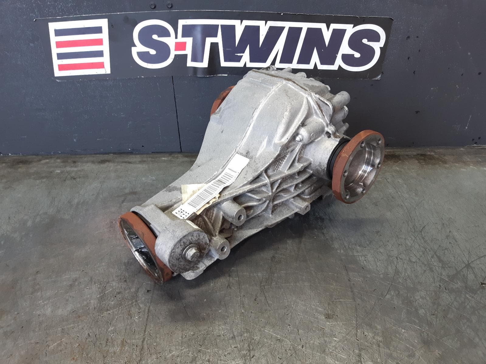Used auto part listing image: 2014 AUDI Q5 DIFFERENTIAL CENTRE REAR, 8R, 43/13 RATIO, NPR CODE, 12/08-01/17 0000184408