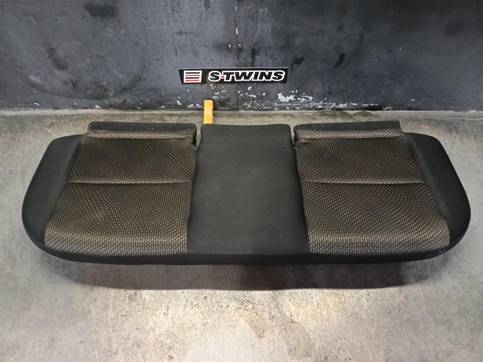Used auto part listing image: 2013 MITSUBISHI ASX 2ND SEAT REAR SEAT BOTTOM, XA-XD, CLOTH, 05/10-12/24 0000407504
