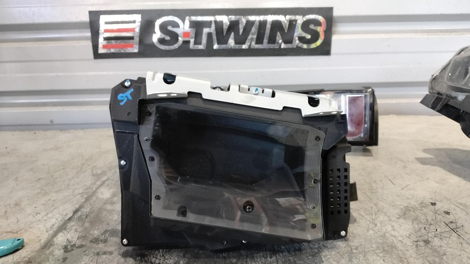 Used auto part listing image: 2018 MAZDA CX5 INSTRUMENTCLUSTER HEAD UP DISPLAY, POP UP TYPE, KF, 02/17- 0000391615