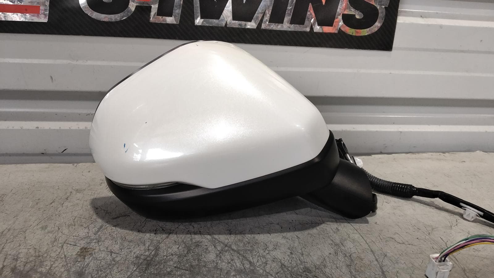 Used auto part listing image: 2022 HONDA HRV RIGHT DOOR MIRROR RV, W/ POWER FOLD, NON BLIND SPOT, NON HEATED TYPE, 12/21- 0000402603