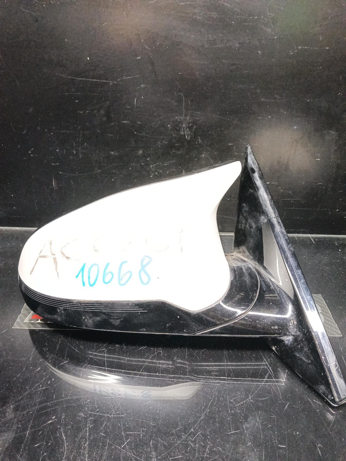 Used auto part listing image: 2015 BMW 4 SERIES RIGHT DOOR MIRROR F82/F83, COUPE/CABRIO, M4, M SPORT, W/ AUTO DIP, LANE CHANGE ASSIST, SURROUND VIEW, SEAT ADJ. & MEMORY TYPE, 03/14-06/20 0000407696