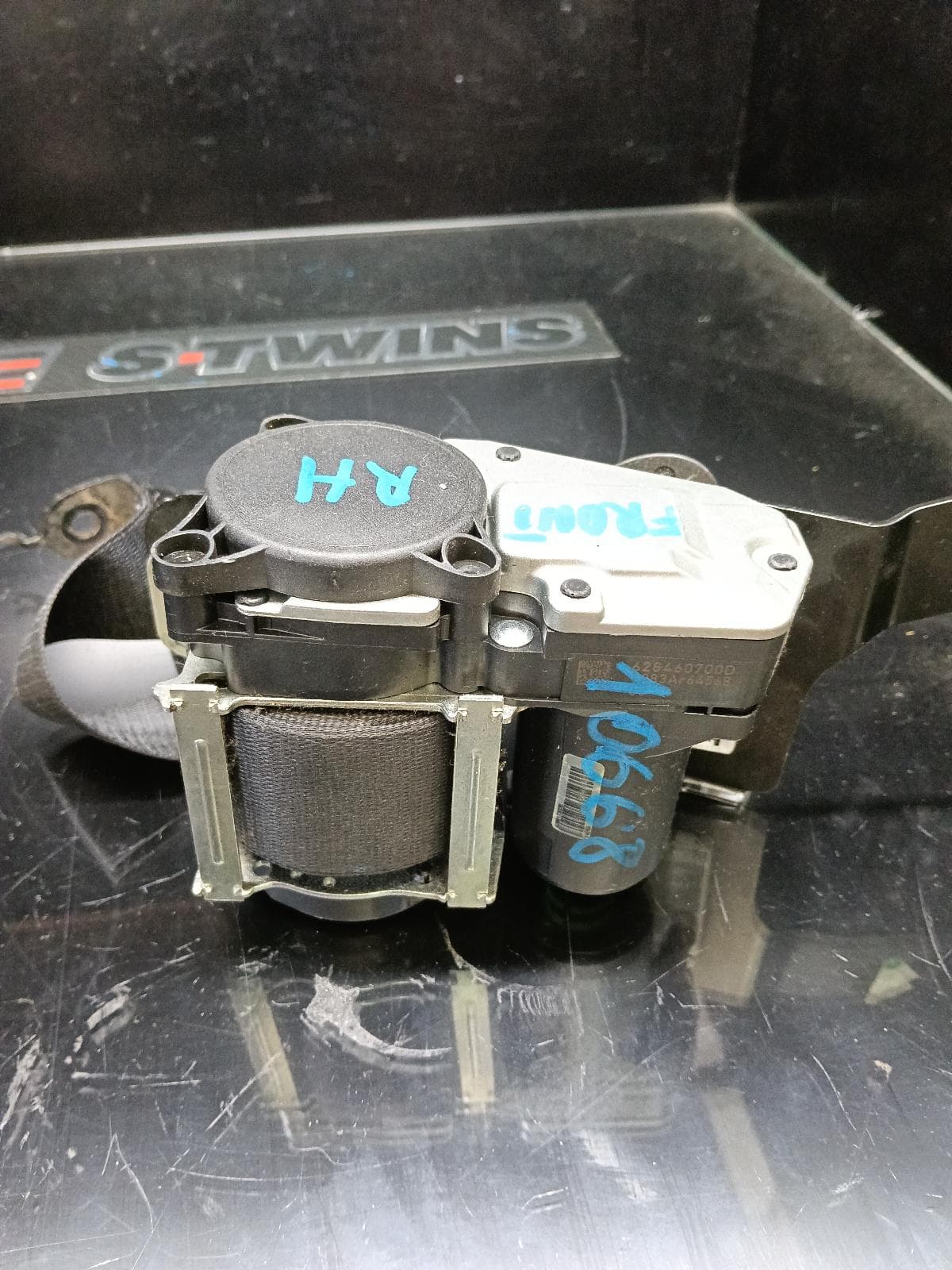 Used auto part listing image: 2015 BMW 4 SERIES SEAT BELT STALK RH FRONT, SEAT BELT ONLY, BLACK, COUPE, F32/F82, 07/13-12/20 0000407699
