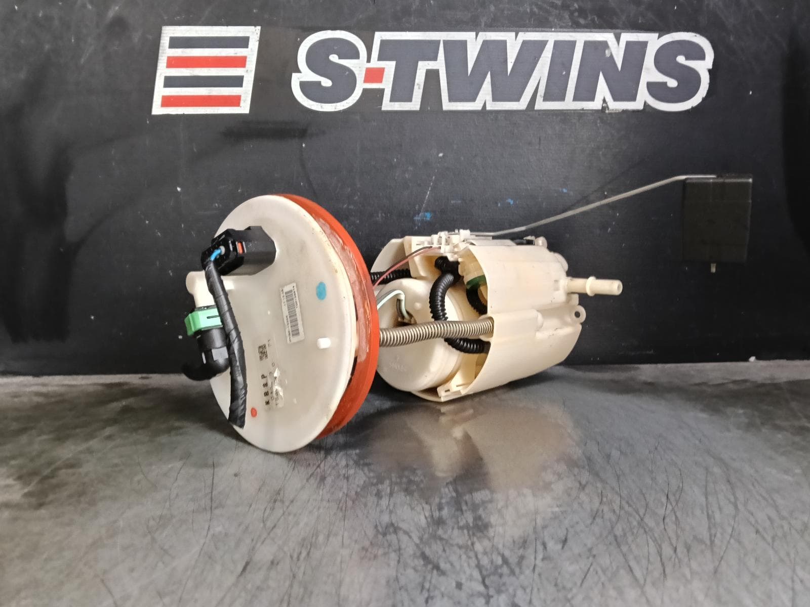 Used auto part listing image: 2018 MAZDA CX5 FUEL PUMP KF, IN TANK (PUMP & SENDER), PETROL, 2.5, AWD, 02/17- 0000408535