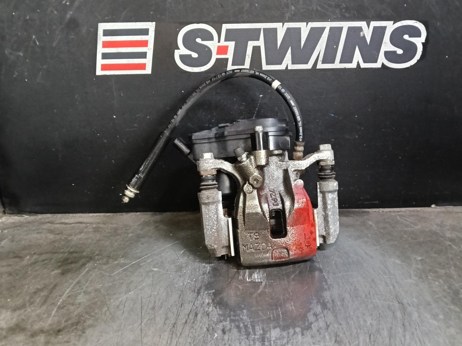 Used auto part listing image: 2018 MAZDA CX5 CALIPER LH REAR, KF, 02/17- (AUS ONLY) 0000408551