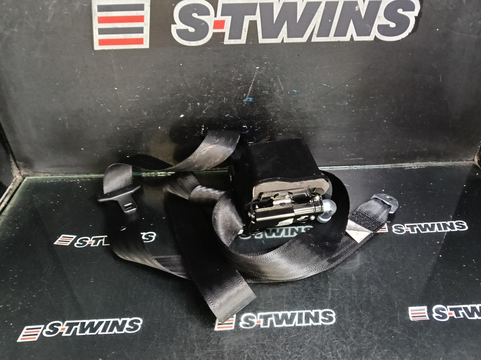 Used auto part listing image: 2018 MAZDA CX5 SEAT BELT STALK LH REAR, SEAT BELT ONLY, KF, 02/17- 0000408556