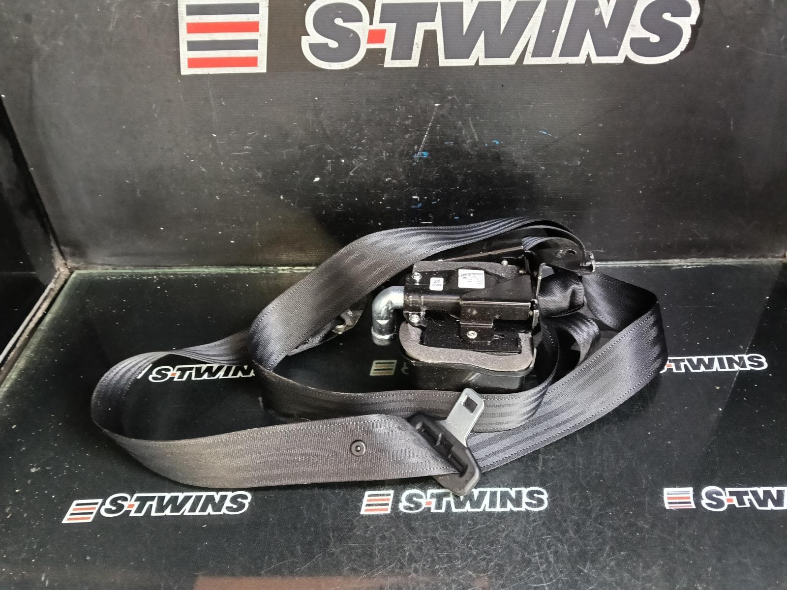 Used auto part listing image: 2018 MAZDA CX5 SEAT BELT STALK RH REAR, SEAT BELT ONLY, KF, 02/17- 0000408557