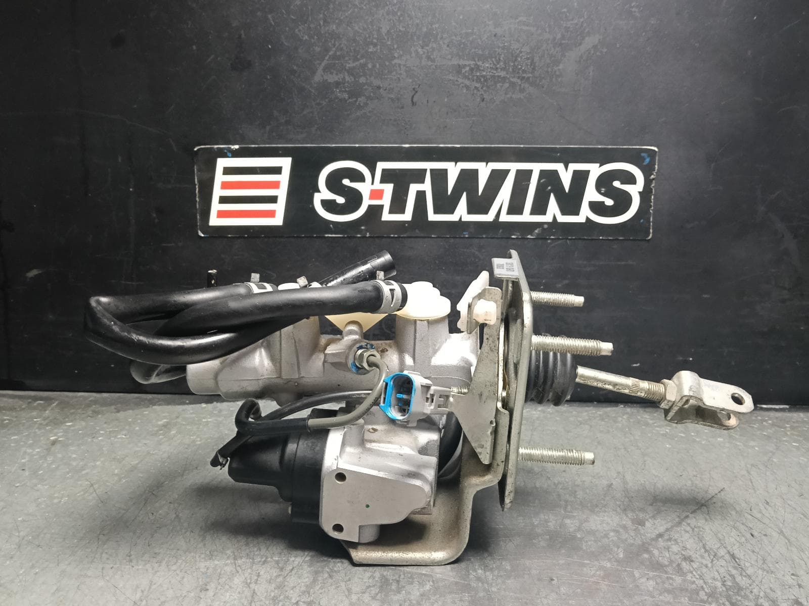 Used auto part listing image: 2018 LEXUS RX SERIES MASTER CYLINDER AL20, 10/15-08/22 0000407779