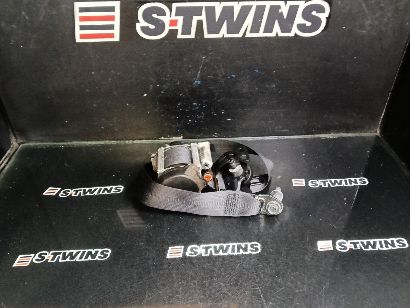Used auto part listing image: 2018 MERCEDES X CLASS SEAT BELT STALK LH REAR, SEAT BELT ONLY, X470, 02/18-06/20 0000408300