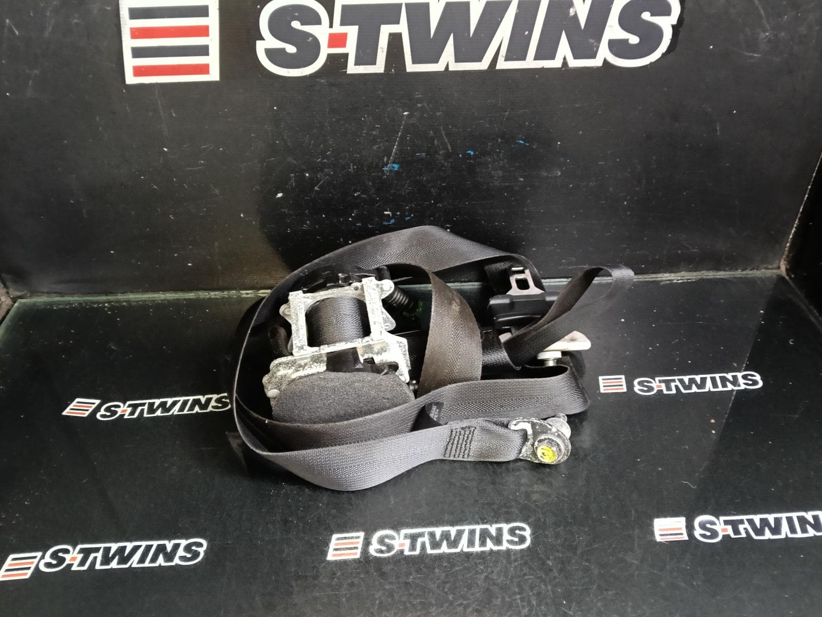 Used auto part listing image: 2018 MERCEDES X CLASS SEAT BELT STALK RH FRONT, SEAT BELT ONLY, X470, 02/18-06/20 0000408301