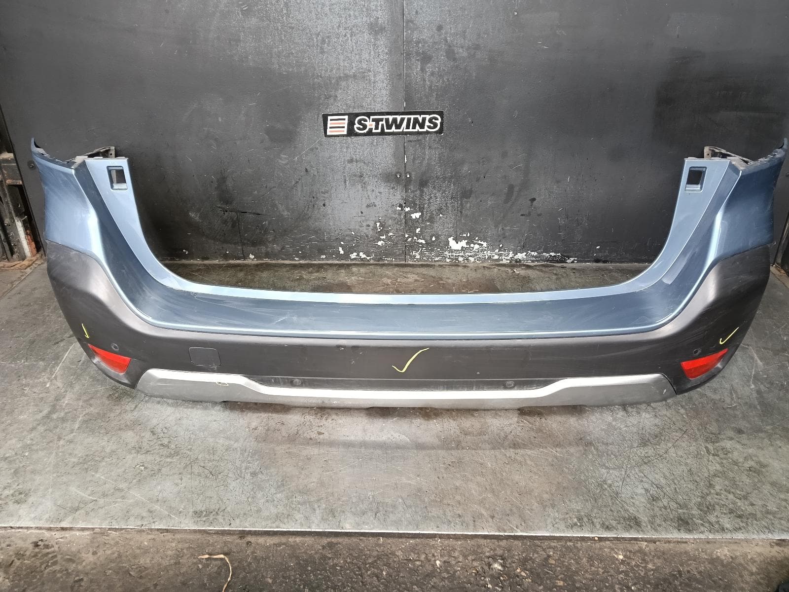 Used auto part listing image: 2021 SUBARU OUTBACK REAR BUMPER 7TH GEN, BUMPER BAR, 12/20- 0000408632