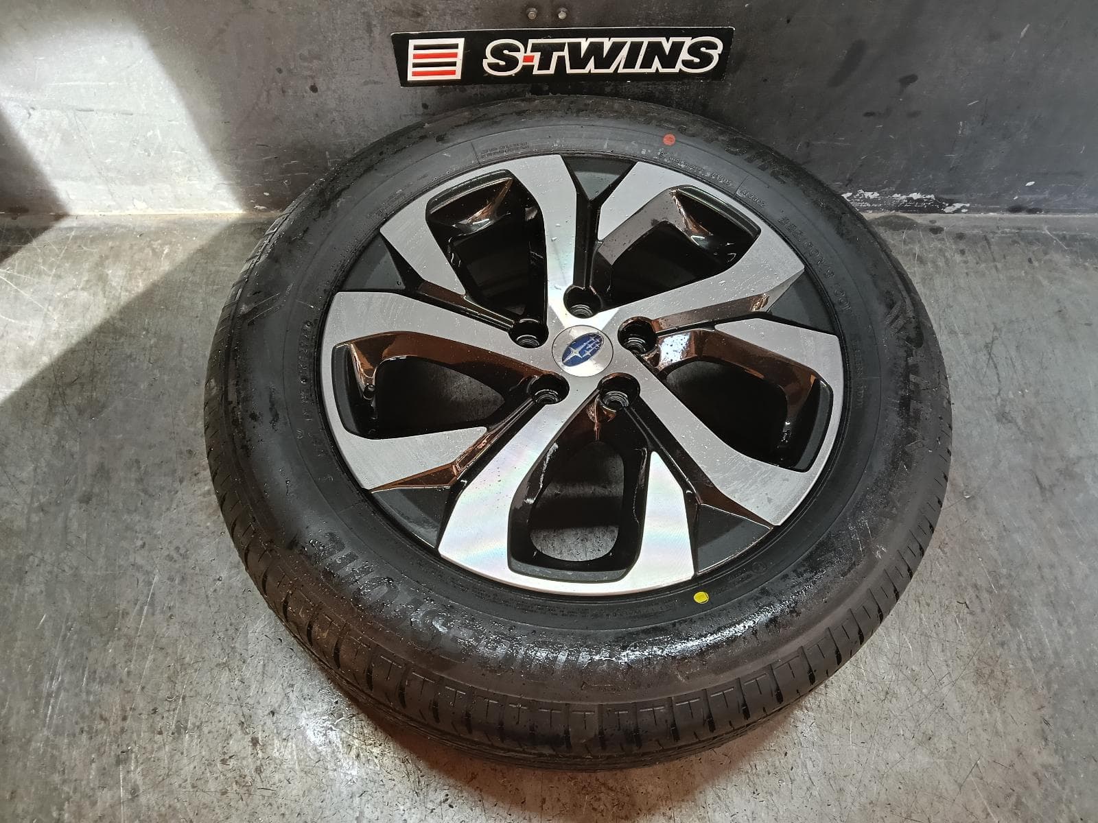 Used auto part listing image: 2021 SUBARU OUTBACK WHEEL MAG 7TH GEN, FULL SIZE SPARE ALLOY, 18X7IN, 12/20- 0000408733