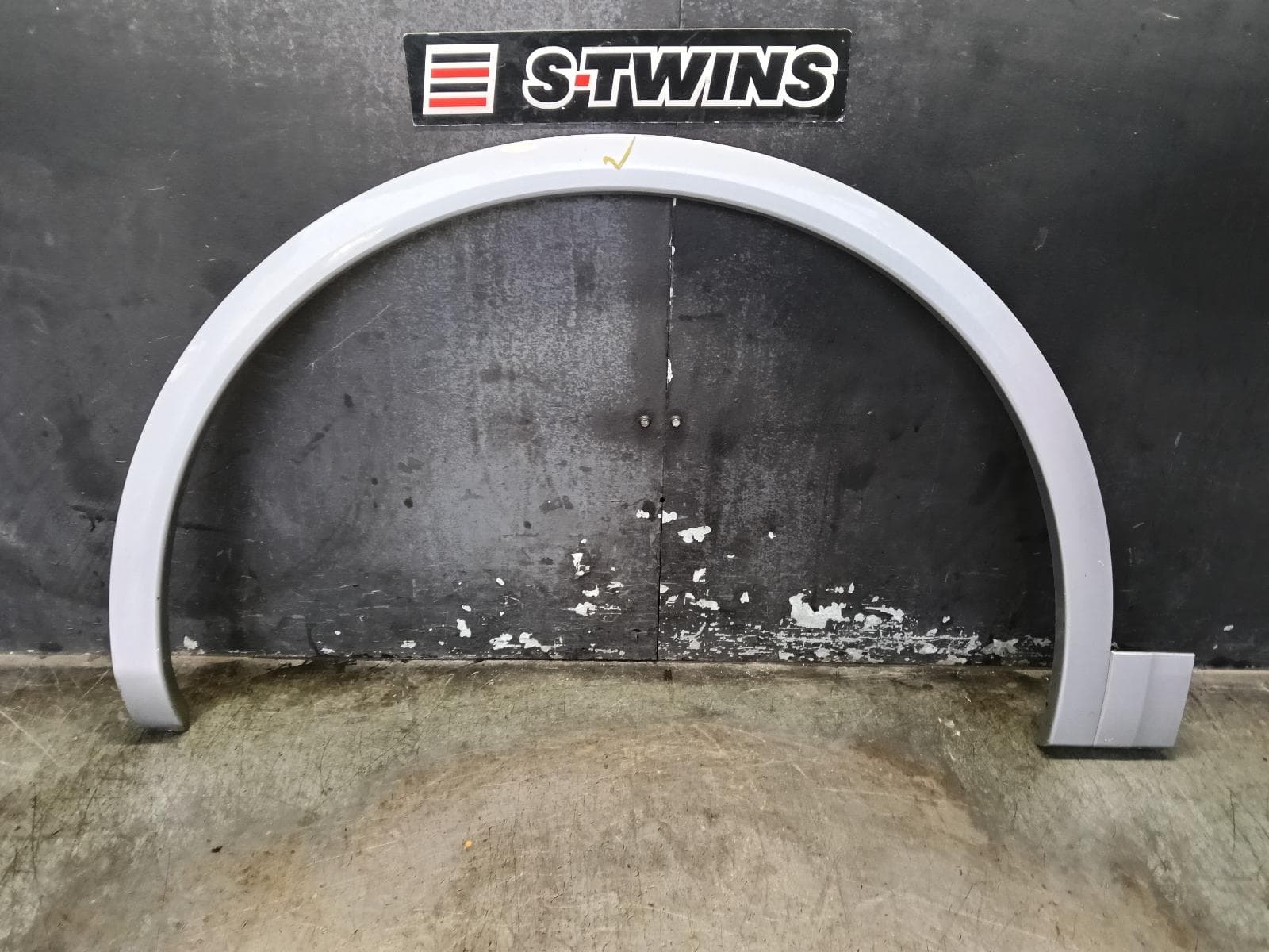 Used auto part listing image: 2018 AUDI Q5 WHEEL ARCH FLARE FY, LH FRONT, COLOUR CODED, 02/17- 0000408767