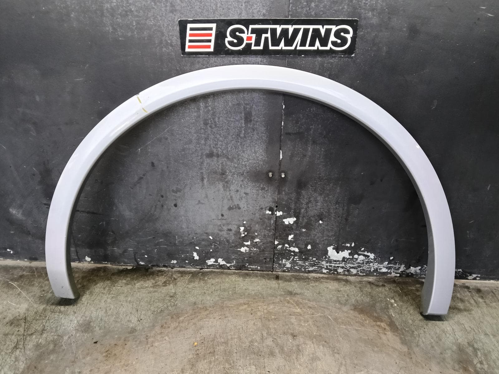 Used auto part listing image: 2018 AUDI Q5 WHEEL ARCH FLARE FY, RH REAR, COLOUR CODED, 02/17- 0000408768