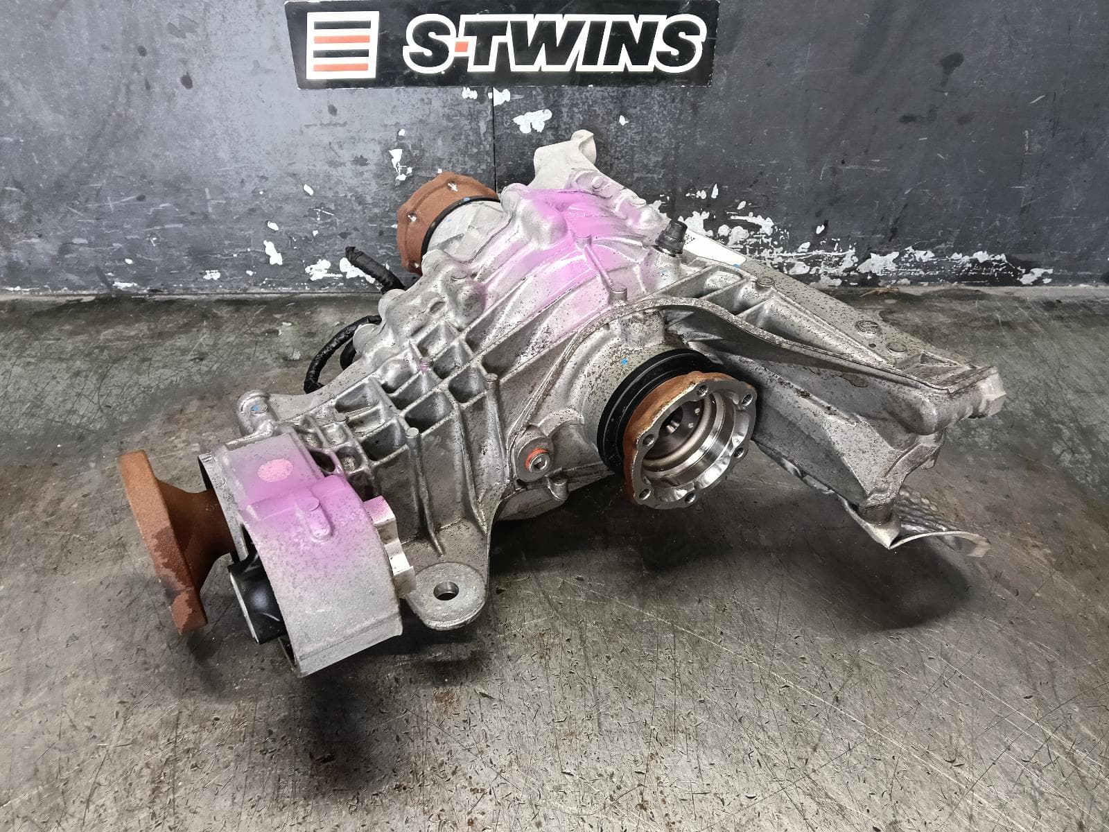 Used auto part listing image: 2018 AUDI Q5 DIFFERENTIAL CENTRE REAR, 4CYL, FY, 53:10 RATIO, SNJ CODE, 02/17- 0000408884