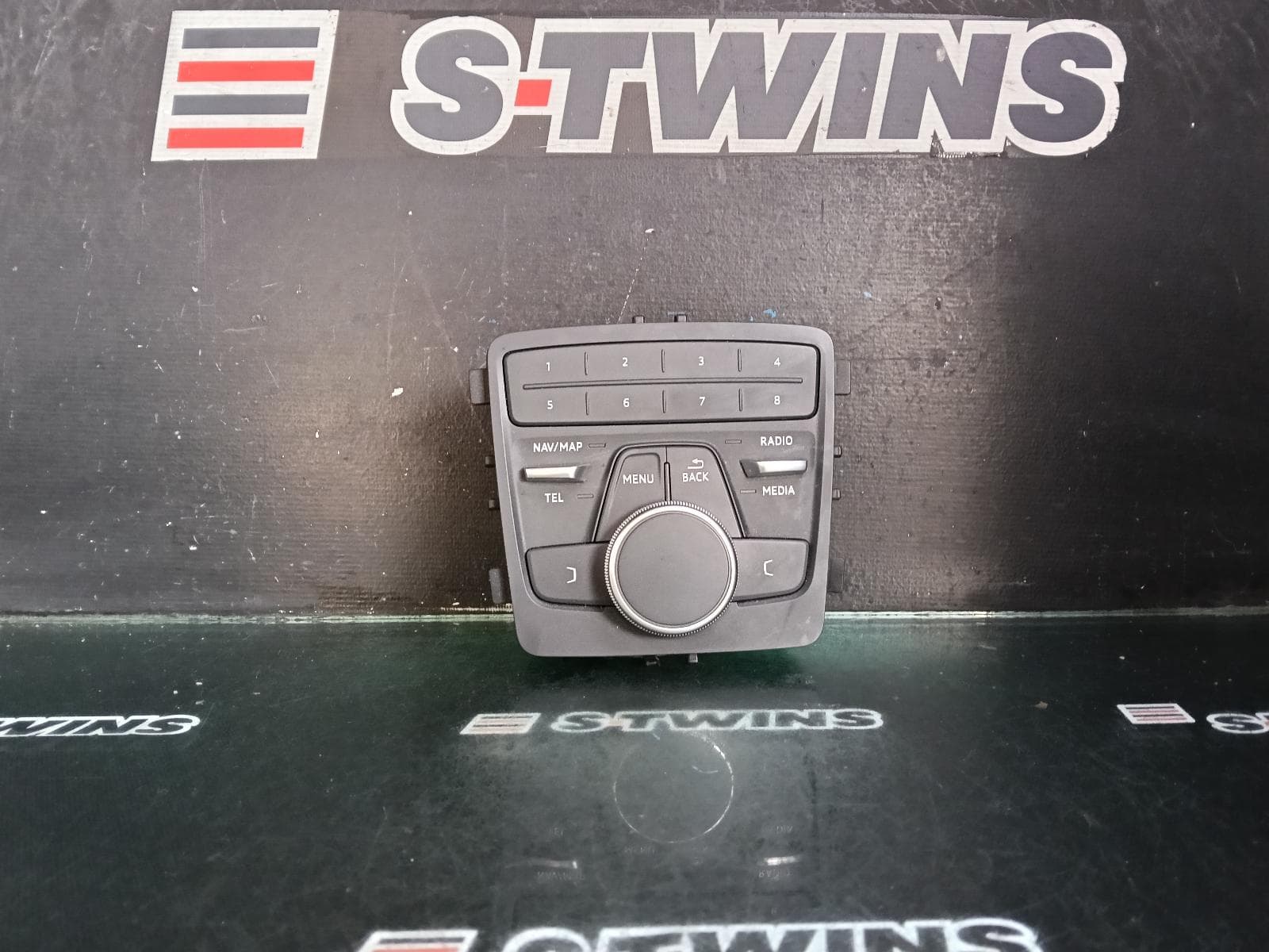 Used auto part listing image: 2018 AUDI Q5 FY, HEAD UNIT, MULTIMEDIA 2X SD CARD W/ SIM, 02/17-08/20 0000408888