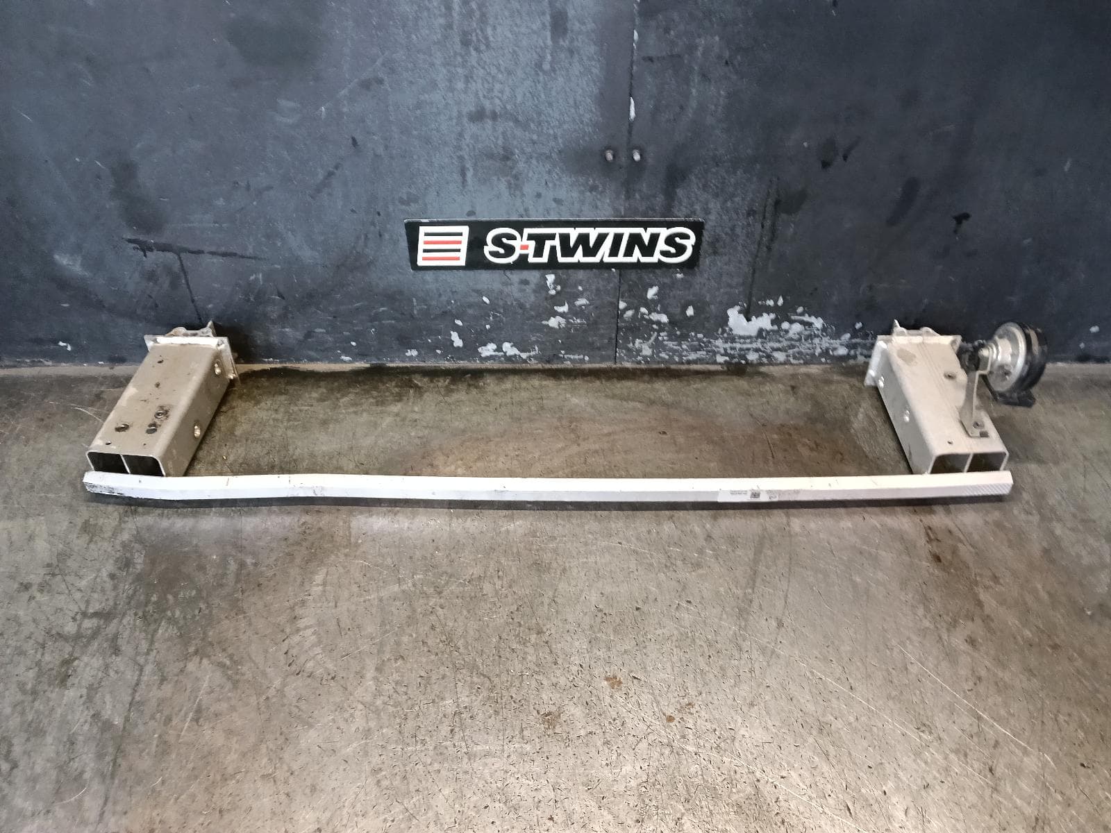 Used auto part listing image: 2018 VOLVO XC60 F BAR REINFORC BRACK LOWER REINFORCEMENT, GEN 2, 05/17-06/21 0000408097