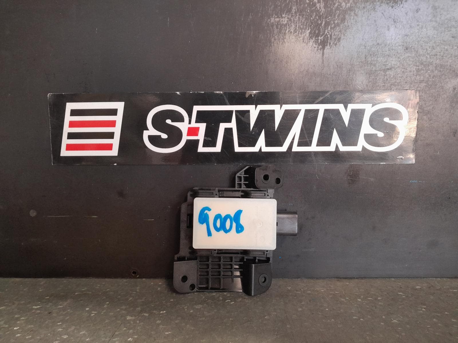 Used auto part listing image: 2024 KIA CARNIVAL/GRAND CARNIVAL REVERSE CAMERA KA4, BLIND SPOT MONITOR SENSOR (LH REAR BEHIND BUMPER), 10/20- 0000344585