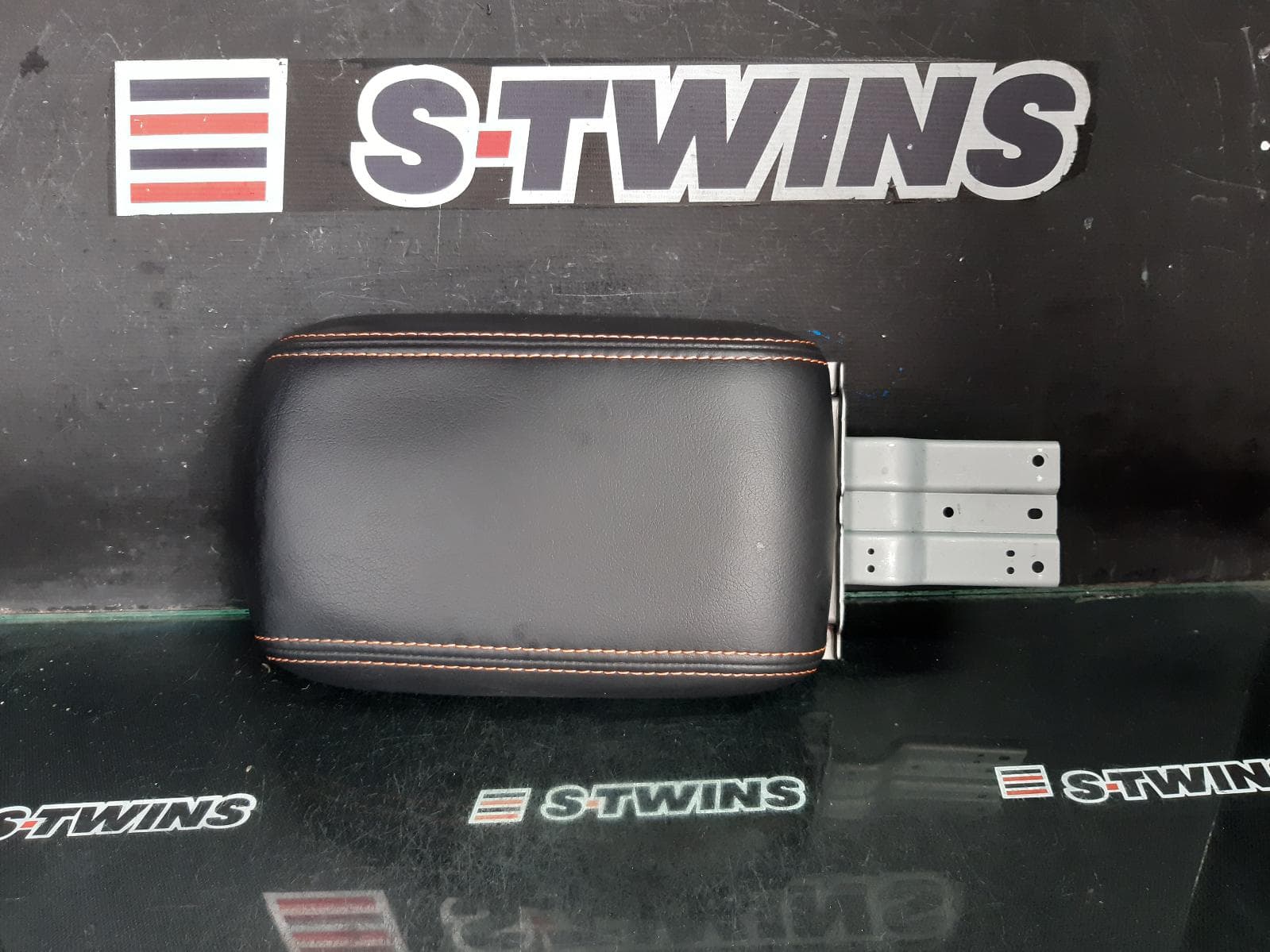 Used auto part listing image: 2015 SUBARU XV CONSOLE CONSOLE LID ONLY, G4X, 08/11-04/17 0000357754