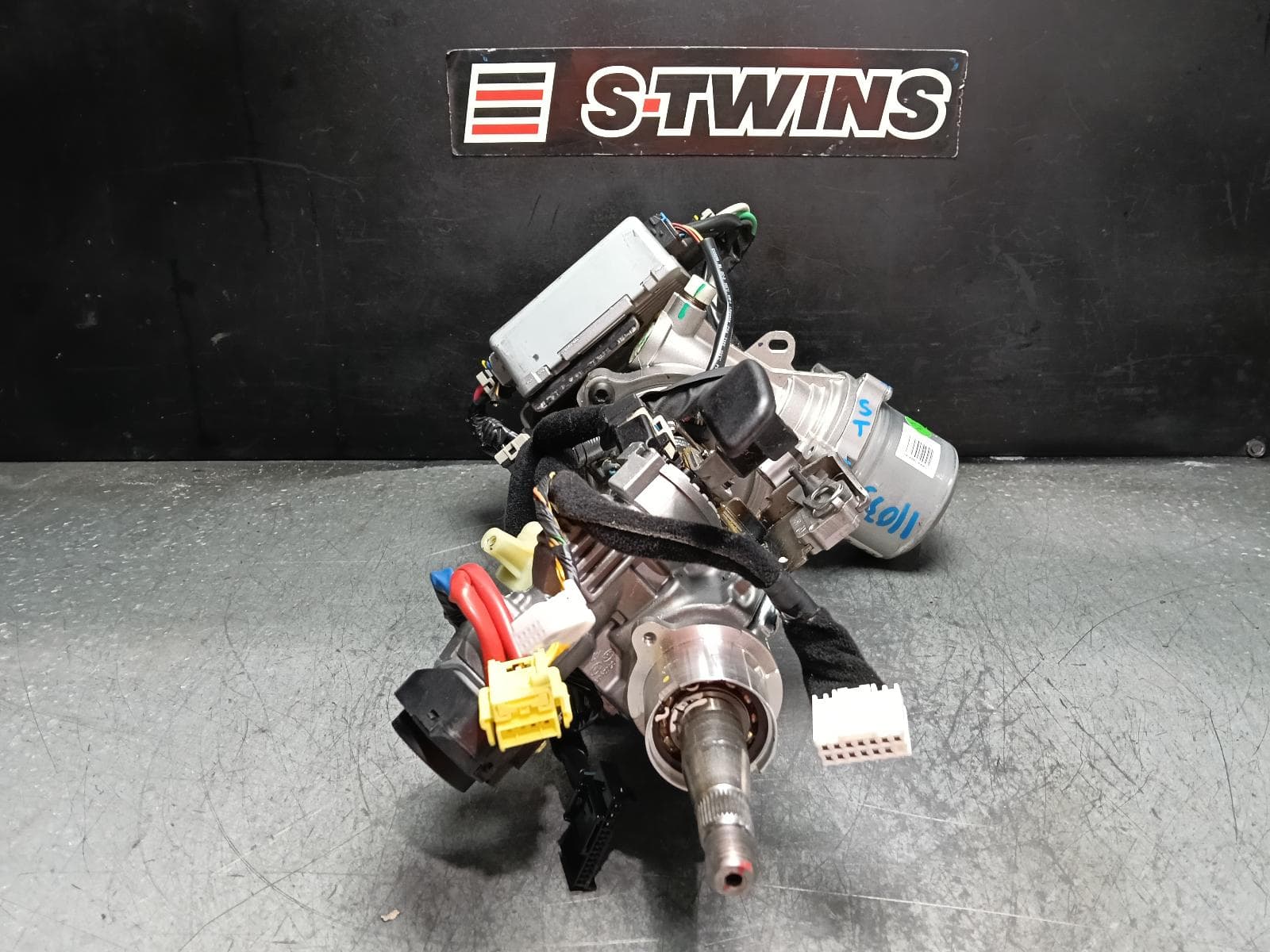 Used auto part listing image: 2013 HYUNDAI I30 STEERING COLUMN TM VIN TYPE, GD, 03/12-04/17 0000409900