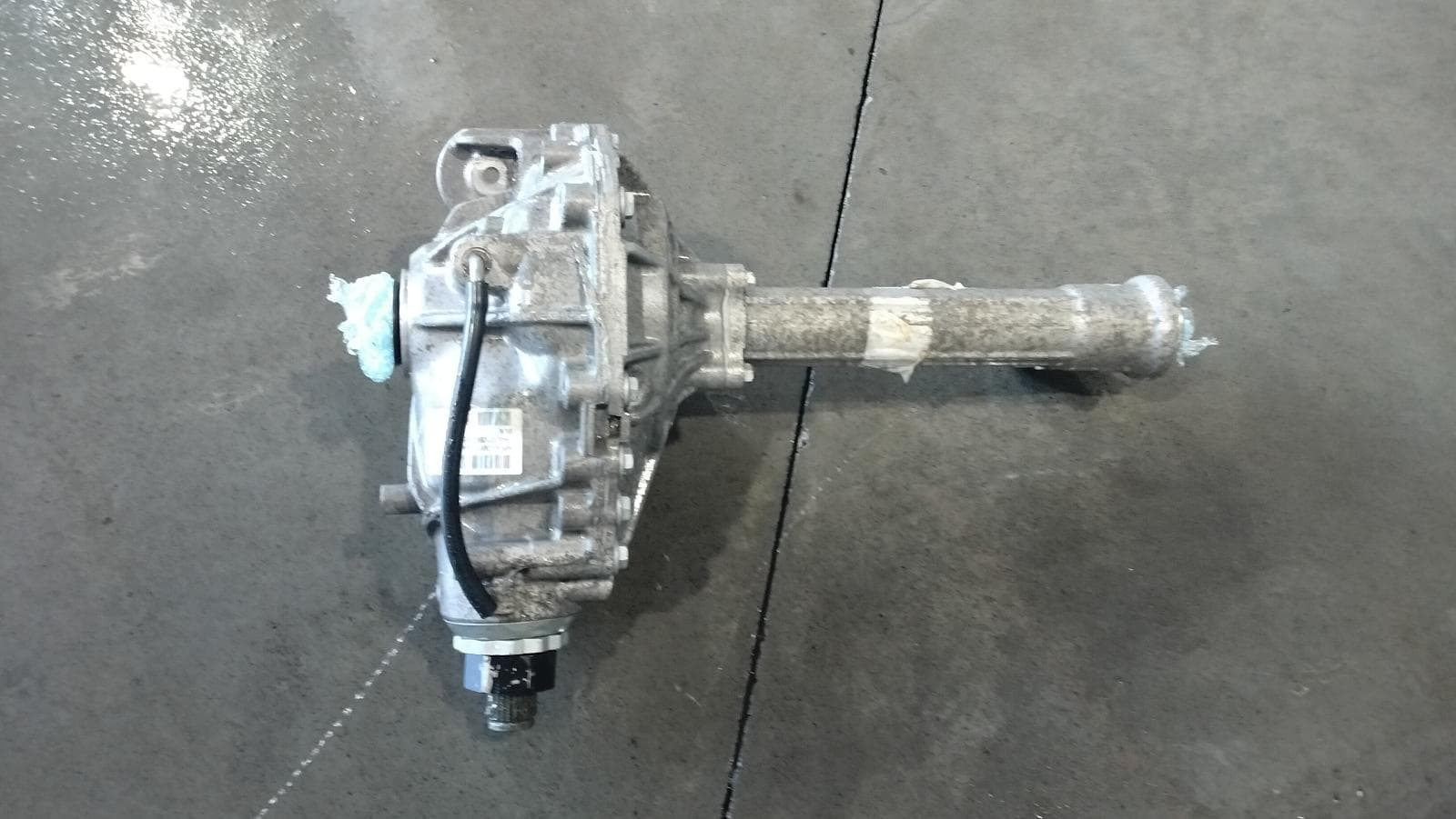 Used auto part listing image: 2018 LAND ROVER DISCOVERY DIFFERENTIAL CENTRE FRONT, L462, 12/16- 0000407981