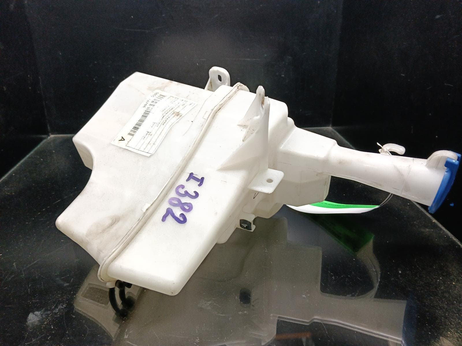 Used auto part listing image: 2024 HYUNDAI I30 WASHER BOTTLE PD, HATCH (CZECH VIN TMAH), 03/17- 0000408622