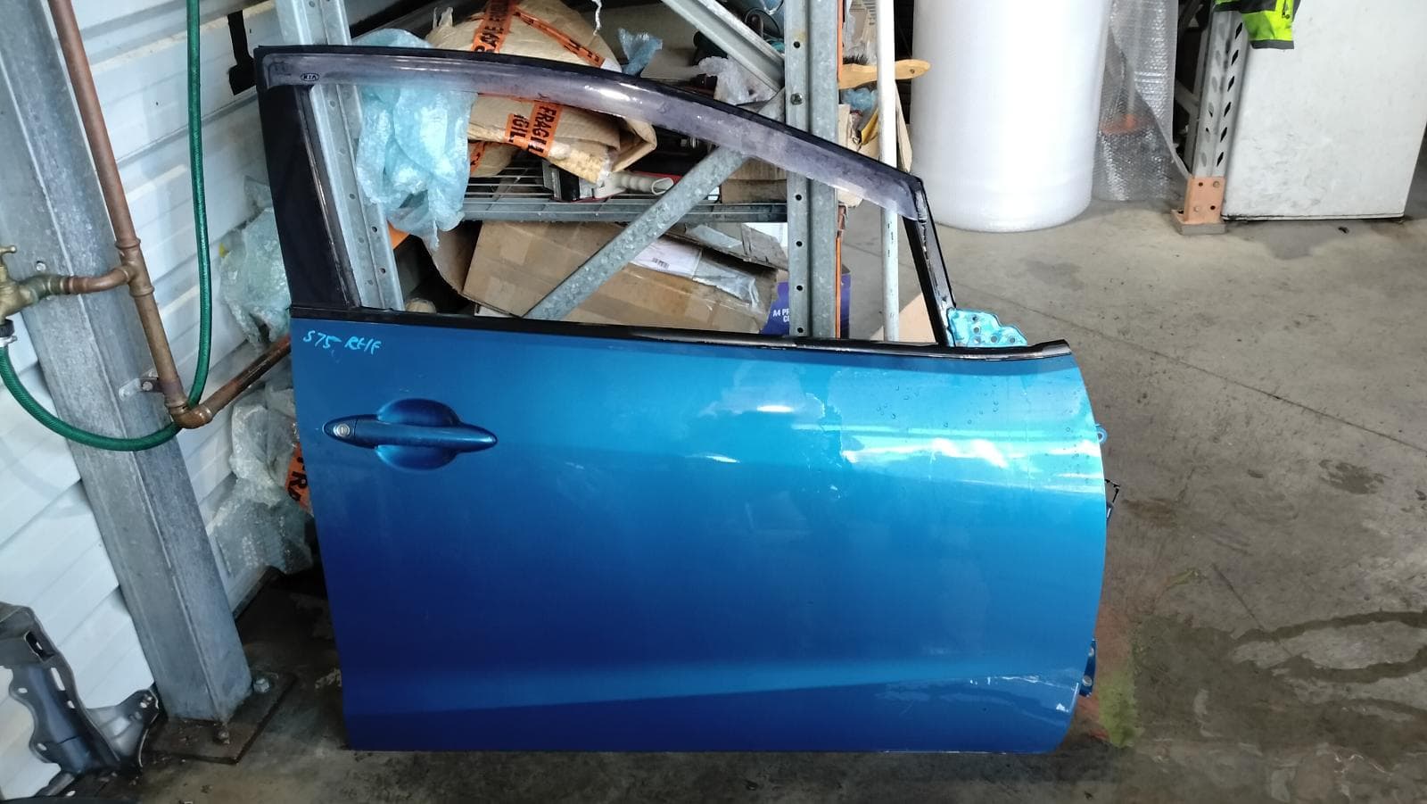 Used auto part listing image: 2014 KIA CERATO RIGHT FRONT DOOR YD, SEDAN/HATCH, 04/13-05/18 0000397365