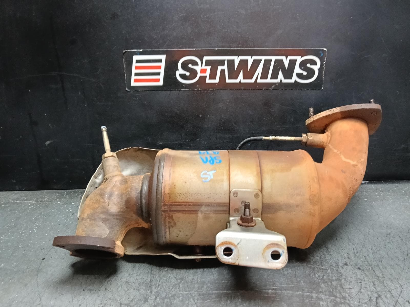 Used auto part listing image: 2019 HOLDEN COLORADO CATALYTIC CONVERTER DOWNPIPE-CAT TYPE, DIESEL, 2.8, TURBO, RG, 07/16-12/20 0000409780