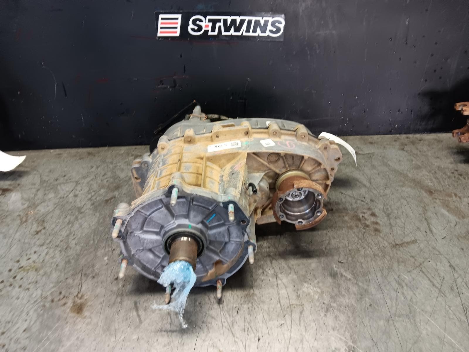 Used auto part listing image: 2019 HOLDEN COLORADO TRANSFER CASE AUTO, DIESEL, 2.8, TURBO, RG, 07/16-12/20 0000409665