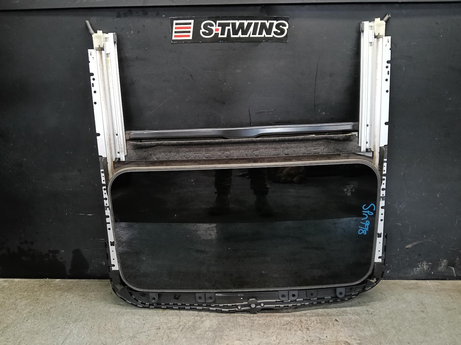 Used auto part listing image: 2014 MAZDA CX5 ROOF GLASS SUNROOF T KE, 02/12-12/16 0000413058