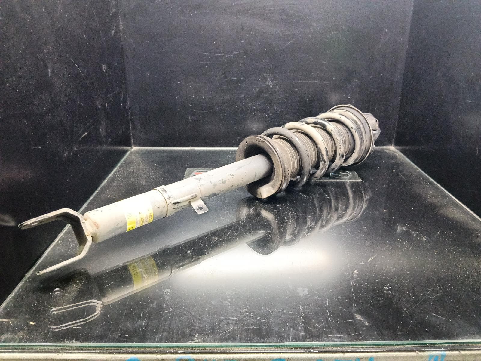 Used auto part listing image: 2019 LEXUS RC LEFT FRONT STRUT XC10, 11/14-11/25 0000408838