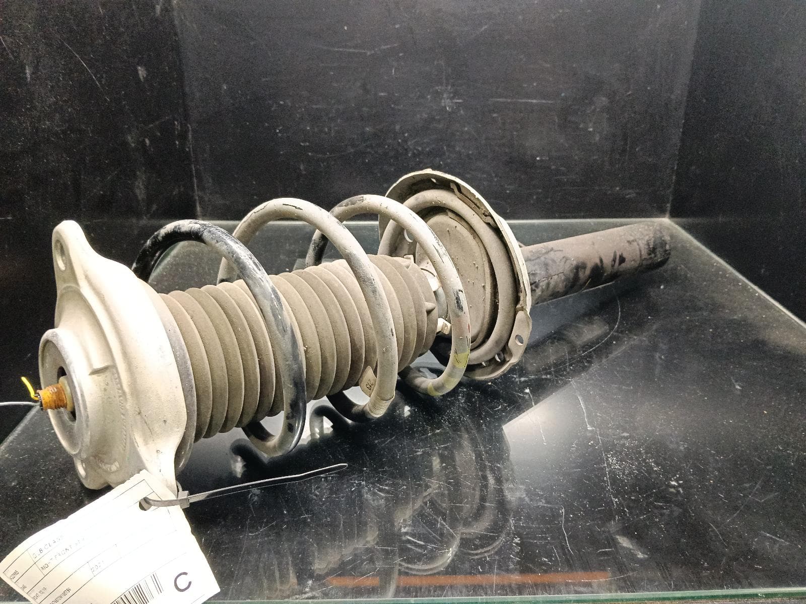 Used auto part listing image: 2021 MERCEDES GLB CLASS RIGHT FRONT STRUT X247, NON AMG, 12/19- 0000408851
