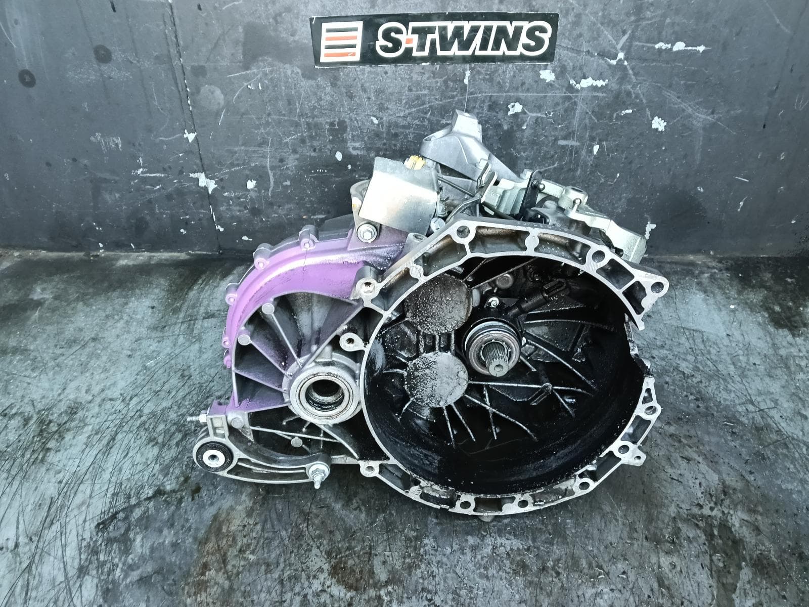 Used auto part listing image: 2012 FORD FOCUS TRANS GEARBOX MANUAL, PETROL, 2.0, TURBO, ECOBOOST, LW, 08/12-08/15 0000410412