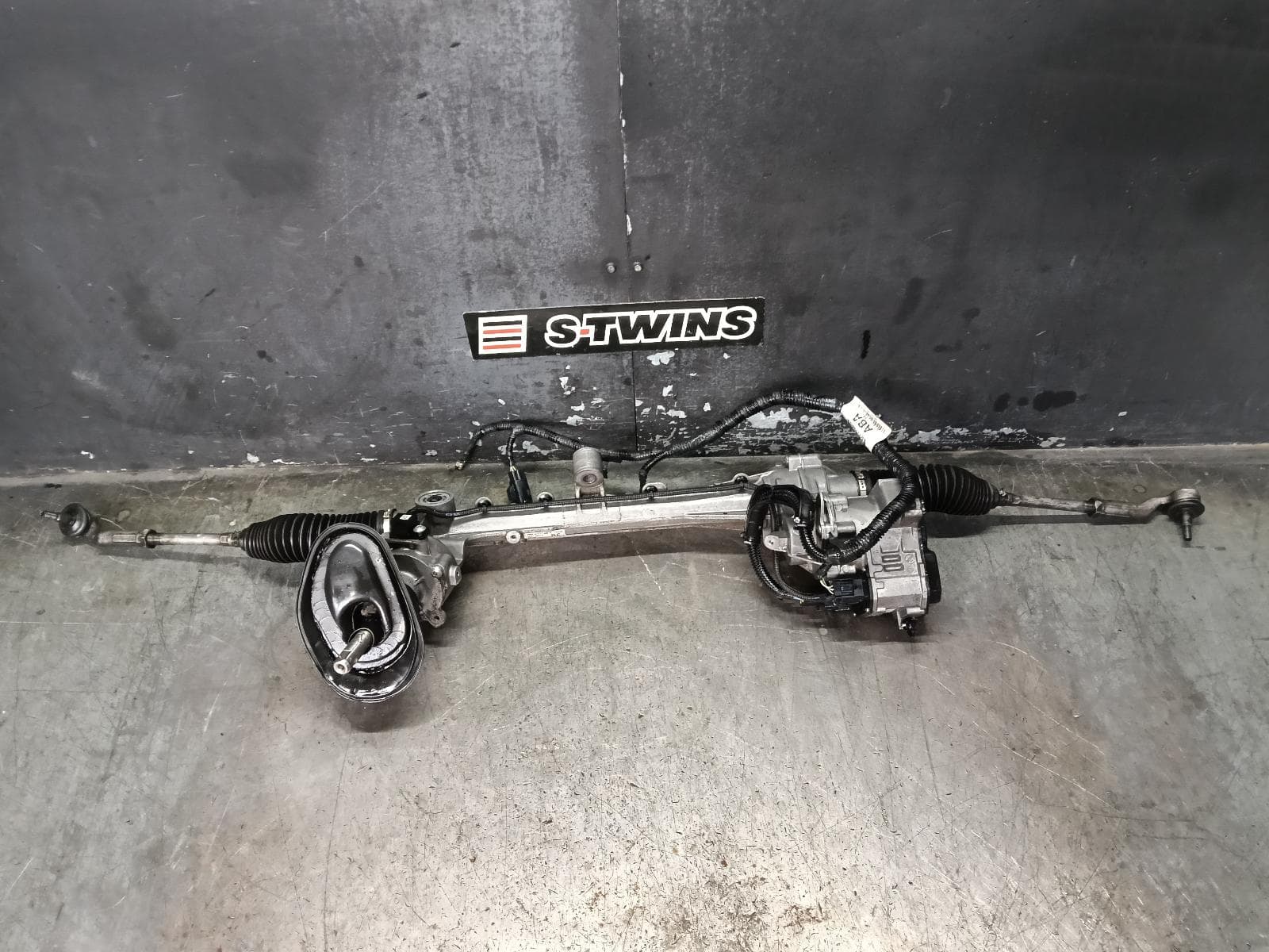 Used auto part listing image: 2012 FORD FOCUS STEERING BOX RACK LW, ELECTRIC TYPE, PETROL, ST, 08/12-08/15 0000410423