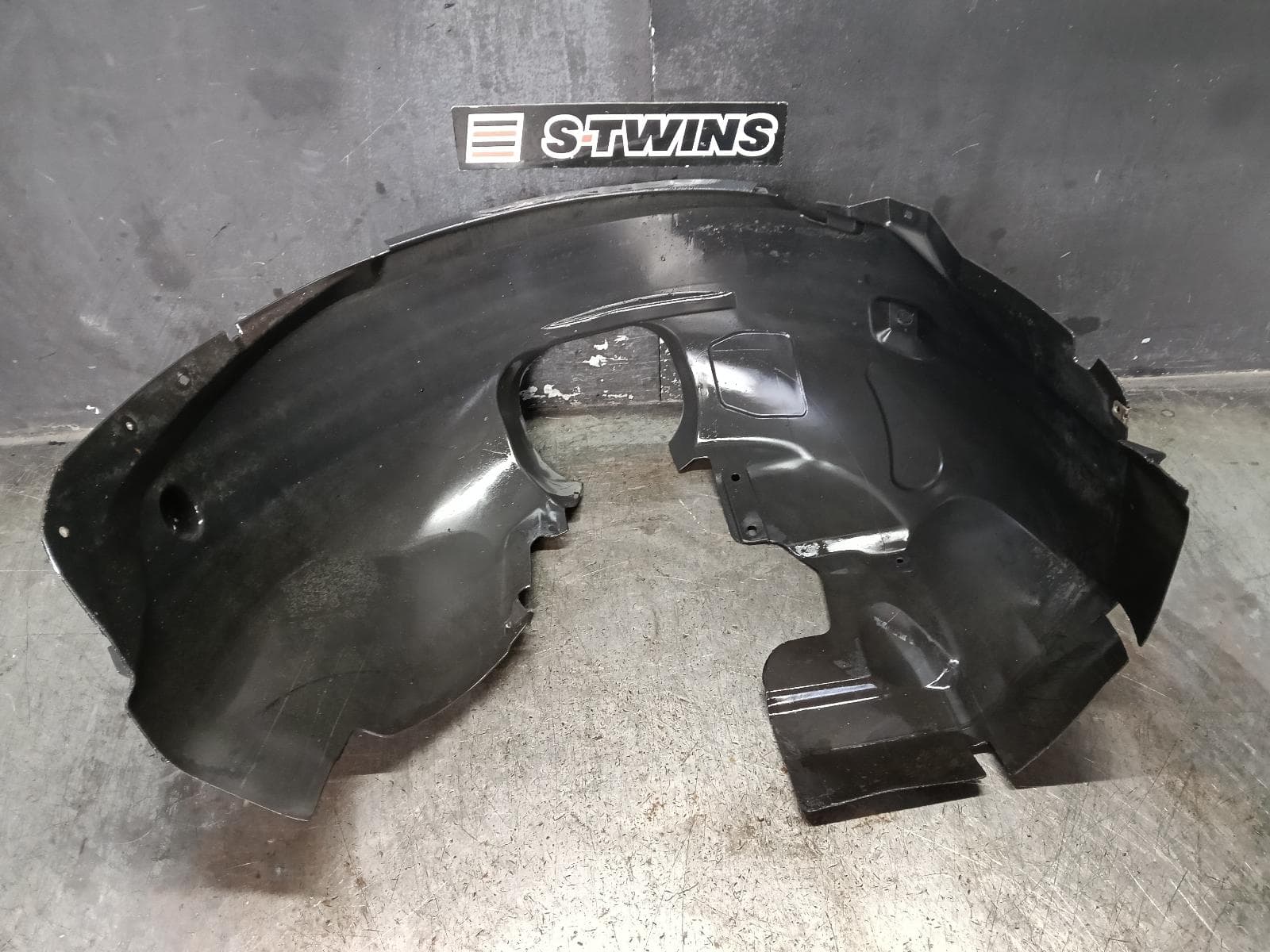 Used auto part listing image: 2012 FORD FOCUS RIGHT GUARD LINER LW, FRONT, 2.0 ENG TYPE, 05/11-08/15 0000410428