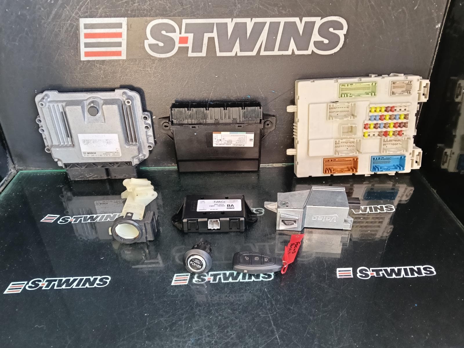 Used auto part listing image: 2012 FORD FOCUS ENGINE ECU, 2.0, PETROL, TURBO, SEC SET (ECU/IMM/READER/KEY), LW, 05/11-08/15 0000410307